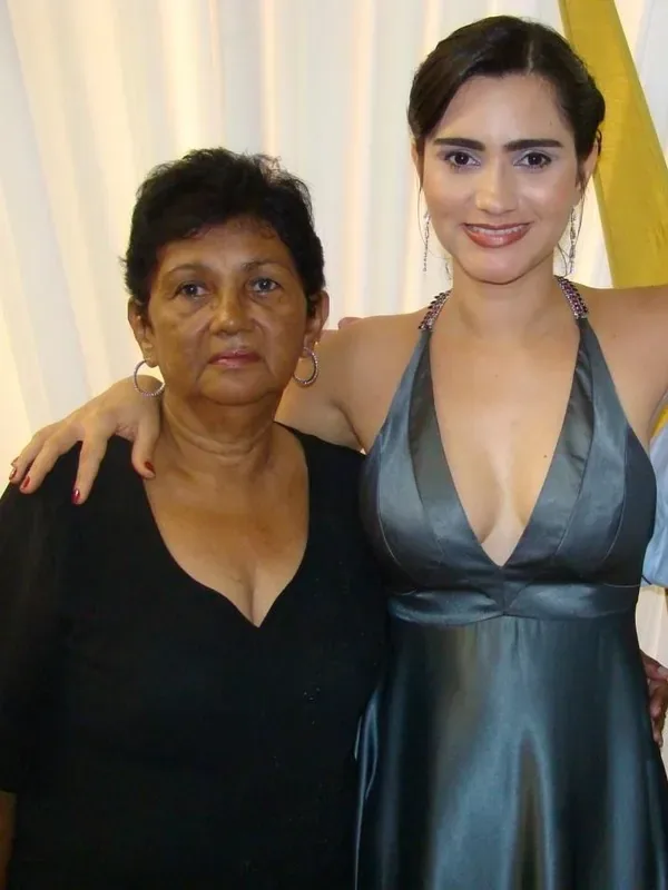 Ana com a família